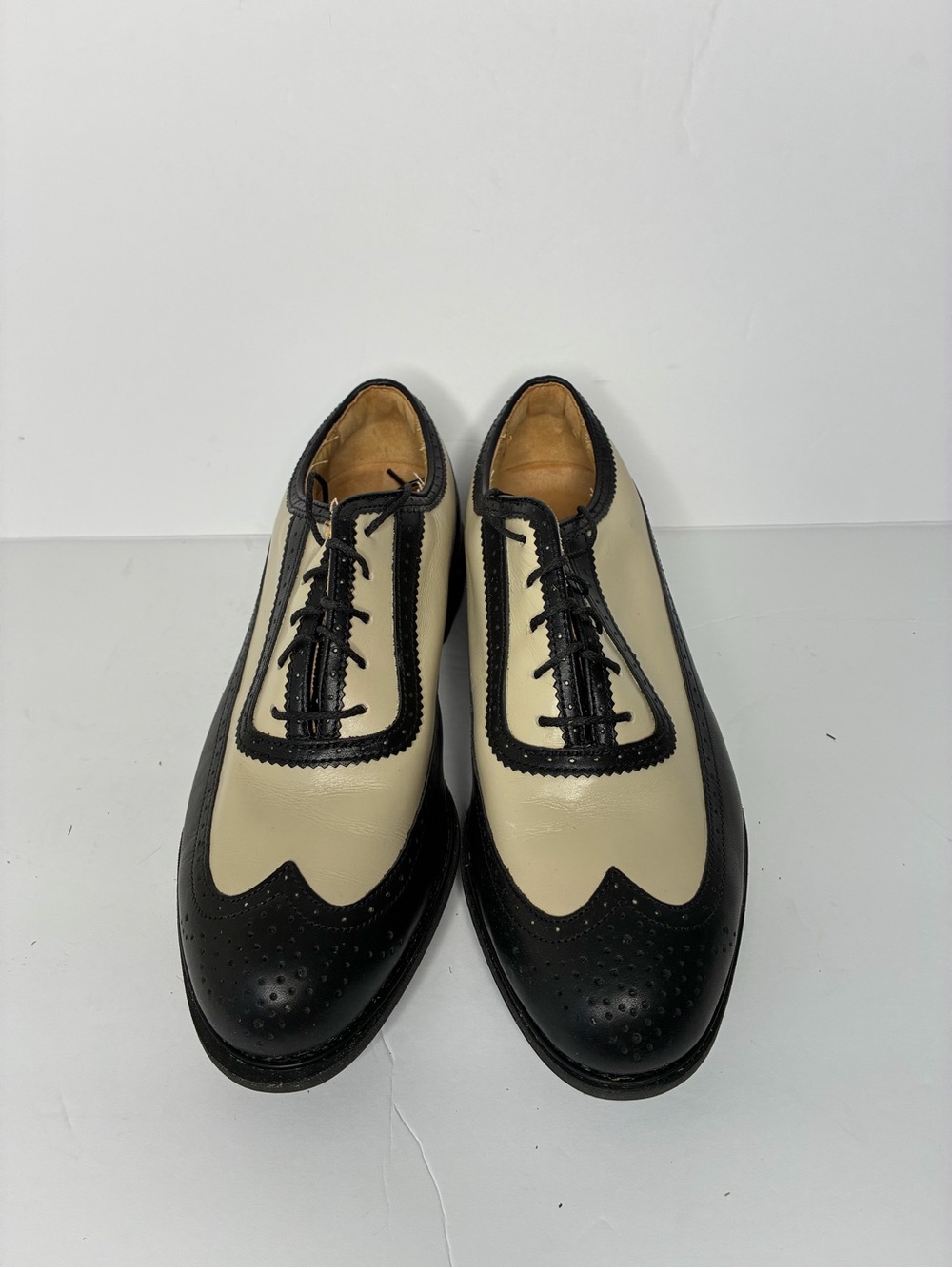 FootJoy Collection Women’s Black & Cream Soft Spikes Lace-Up Oxfords Golf 8M